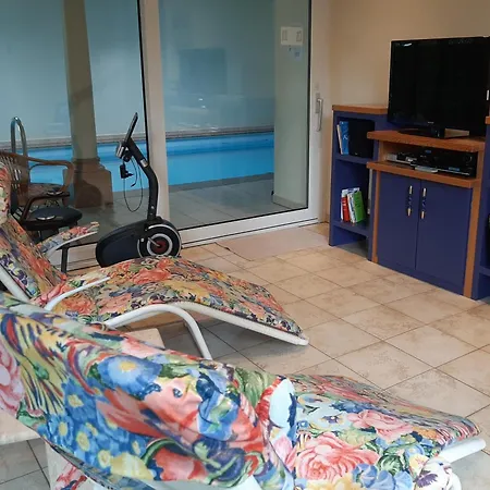 Holiday home Mit Schwimmhalle