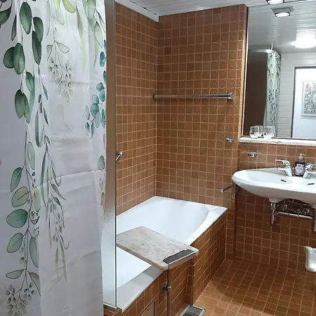 Mit Schwimmhalle Holiday home