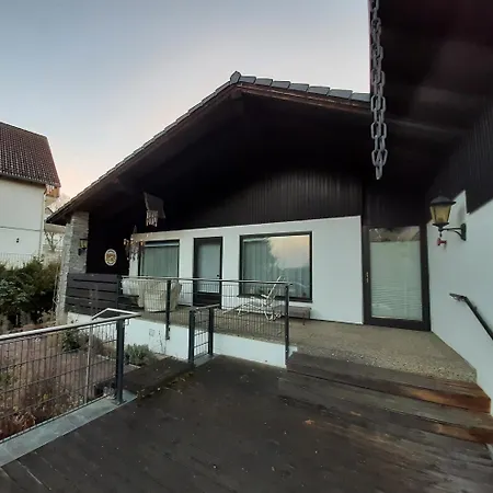 Mit Schwimmhalle Burgthann