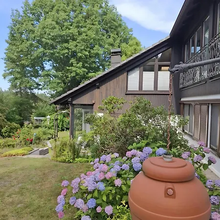 Holiday home Mit Schwimmhalle