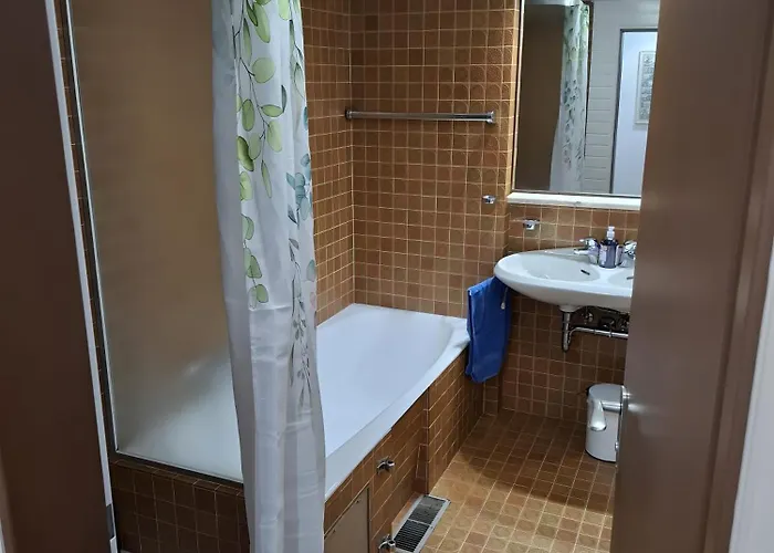 Mit Schwimmhalle Burgthann
